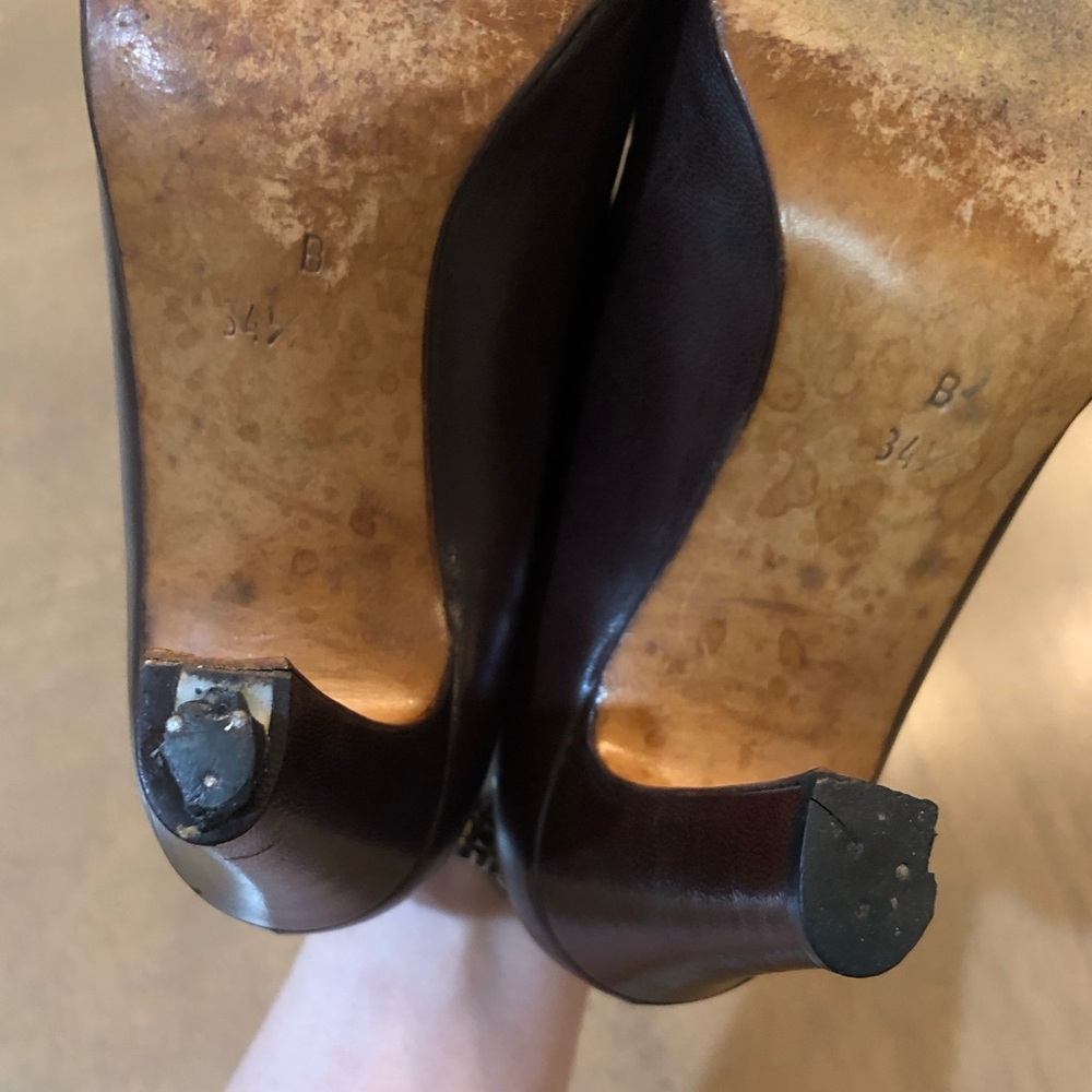 VINTAGE 1970s GUCCI Designer Luxury Italian Charm Mahogany Leather Heel Pumps - Picture 9 of 15